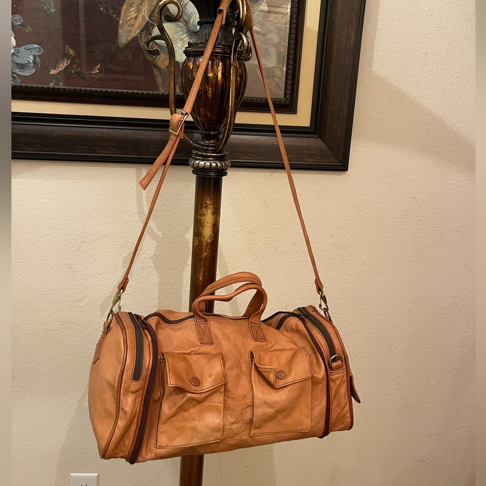 Vintage made in Colombia Genuine Leather please check all picture of condition - Picture 6 of 17